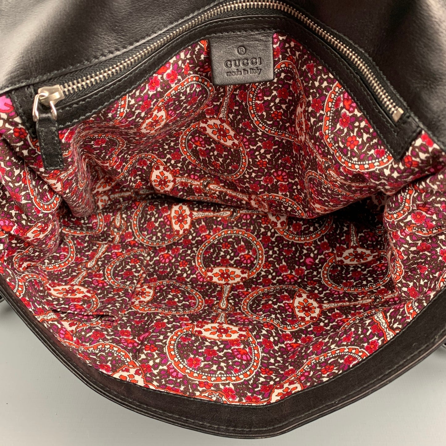 GUCCI Black & Silver Leather Shoulder Bag