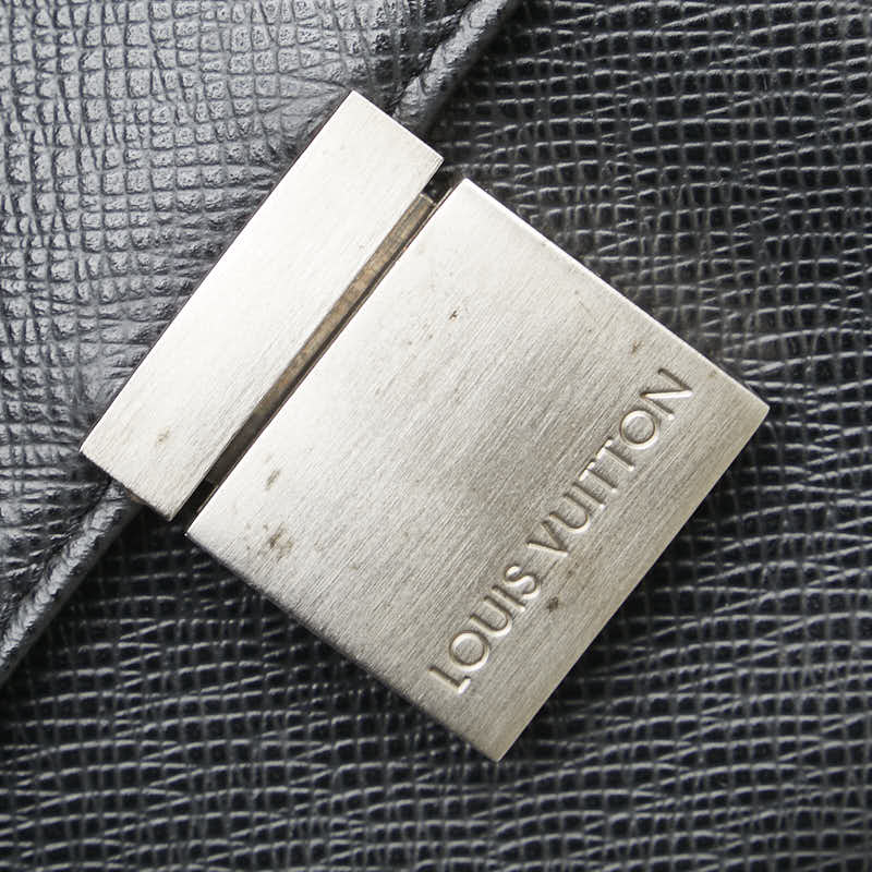 Louis Vuitton Taiga Selenga Clutch Bag M30782