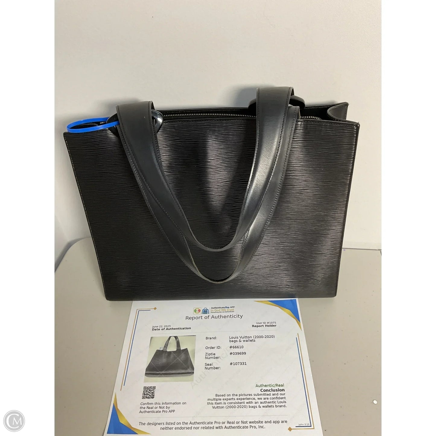 Tote Luxury Designer By Louis Vuitton, Size: Large