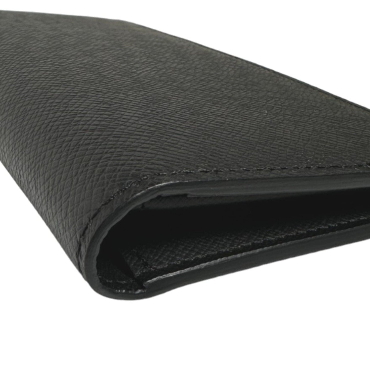 Taiga Leather Pocket Wallet with Multiple Compartments