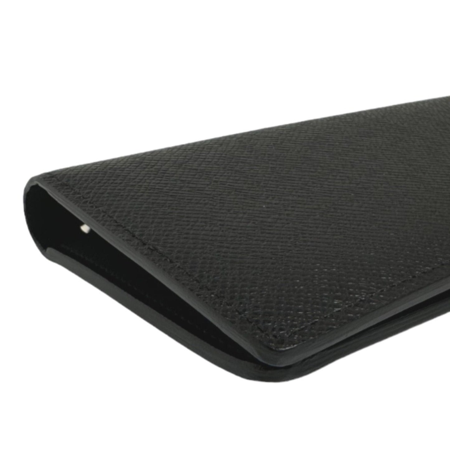 Taiga Leather Pocket Wallet with Multiple Compartments