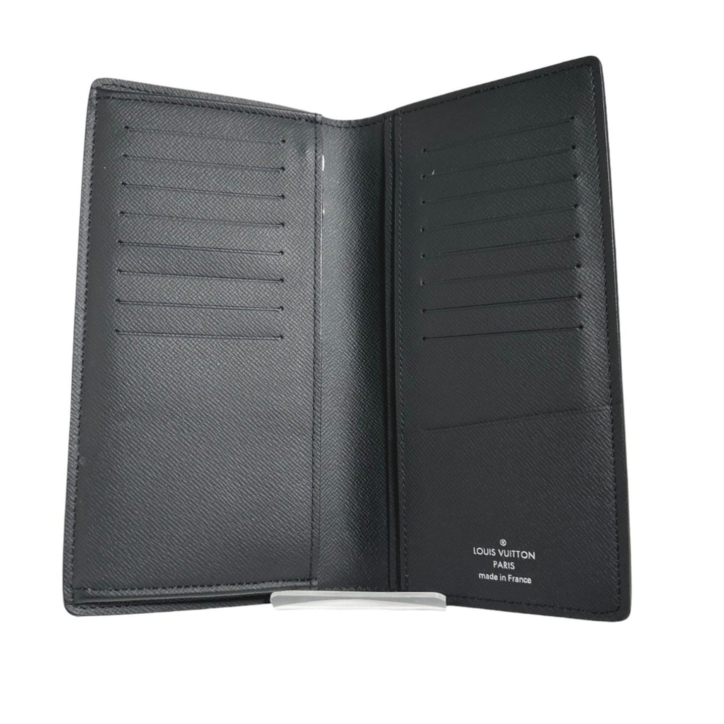 Taiga Leather Pocket Wallet with Multiple Compartments