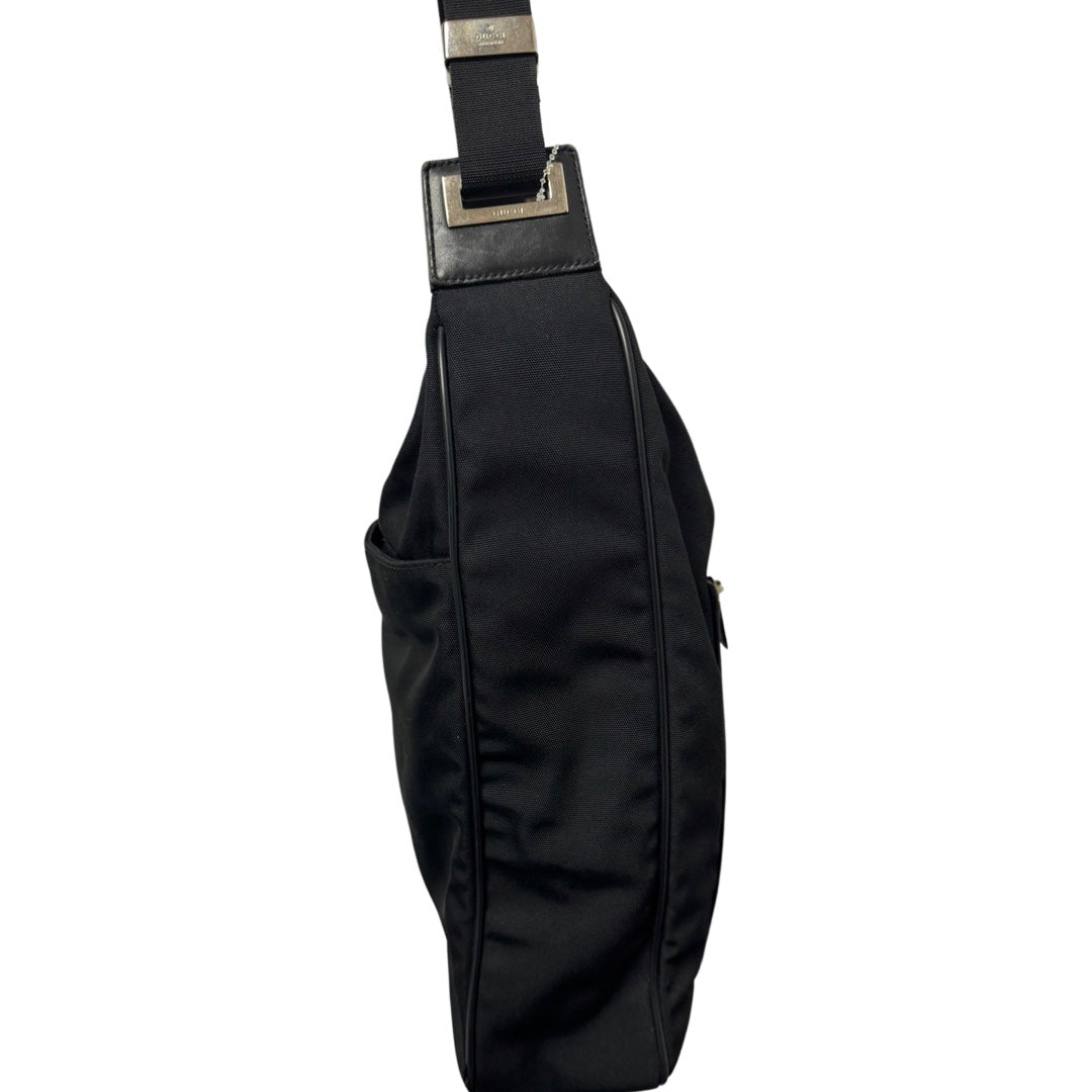 Shoulder Bag Designer By Gucci Size: Medium