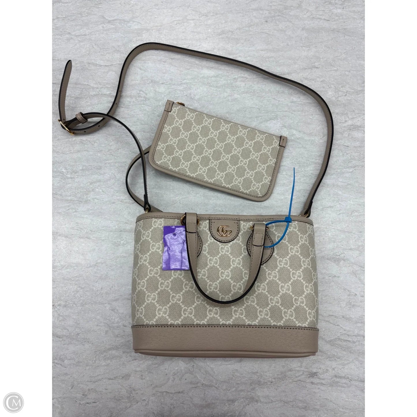 Crossbody Luxury Designer By Gucci, Size: Medium