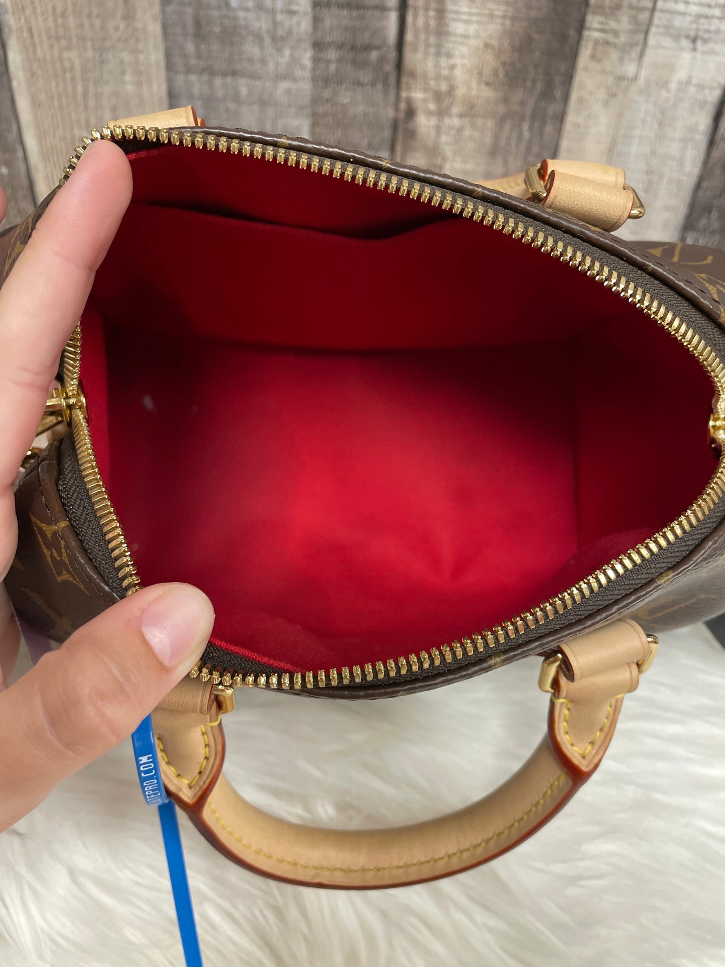 Crossbody Luxury Designer By Louis Vuitton, Size: Small
