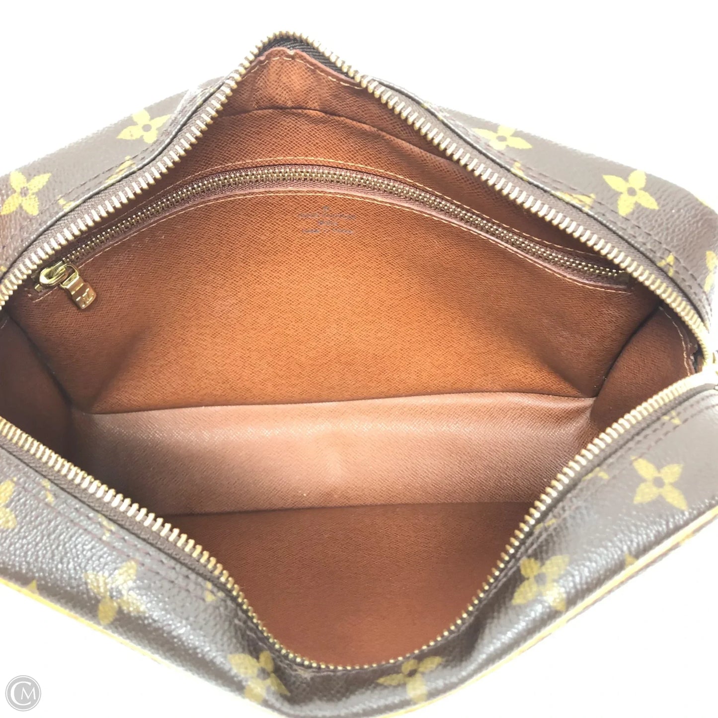 Crossbody Luxury Designer By Louis Vuitton, Size: Medium