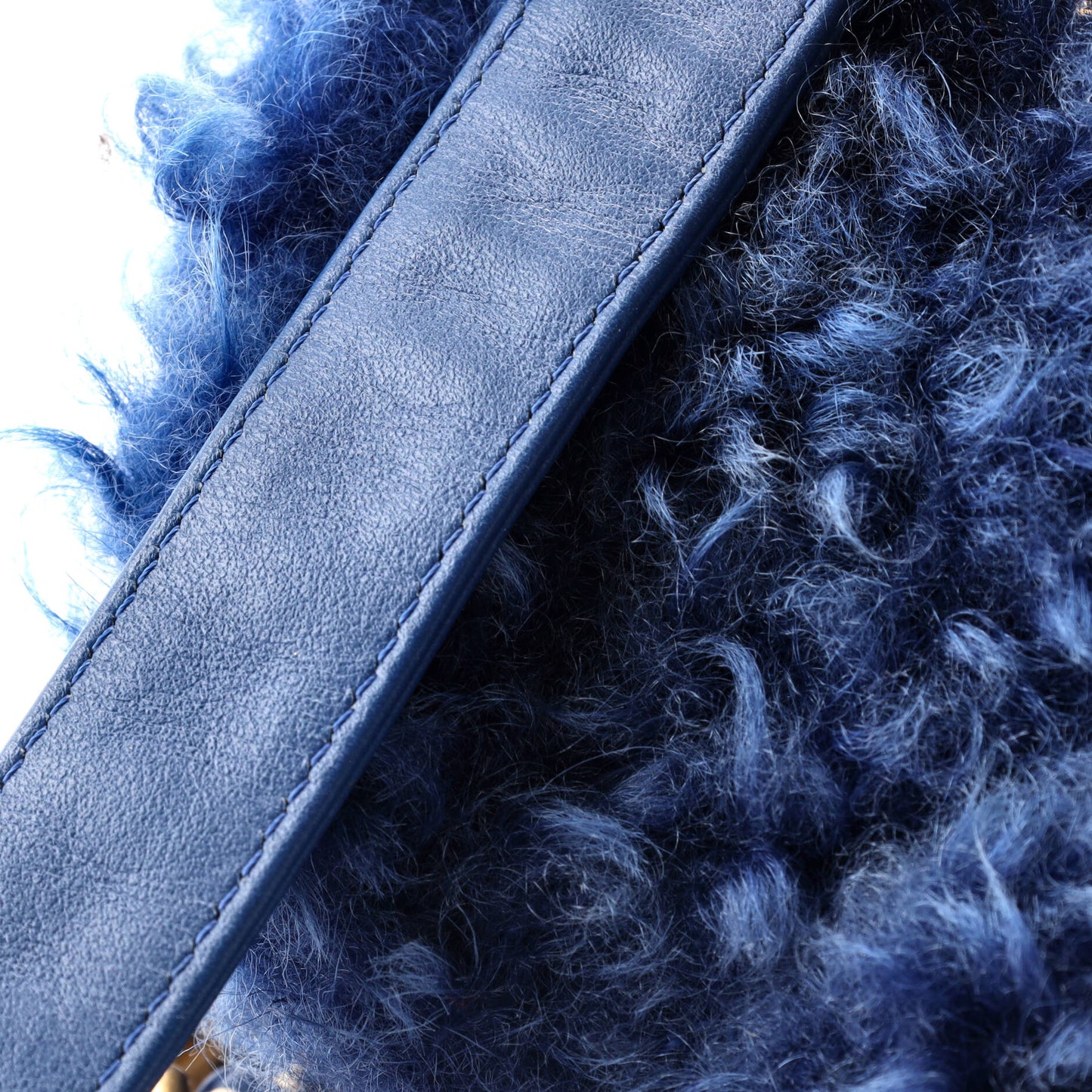 19 Round Clutch with Chain Quilted Shearling