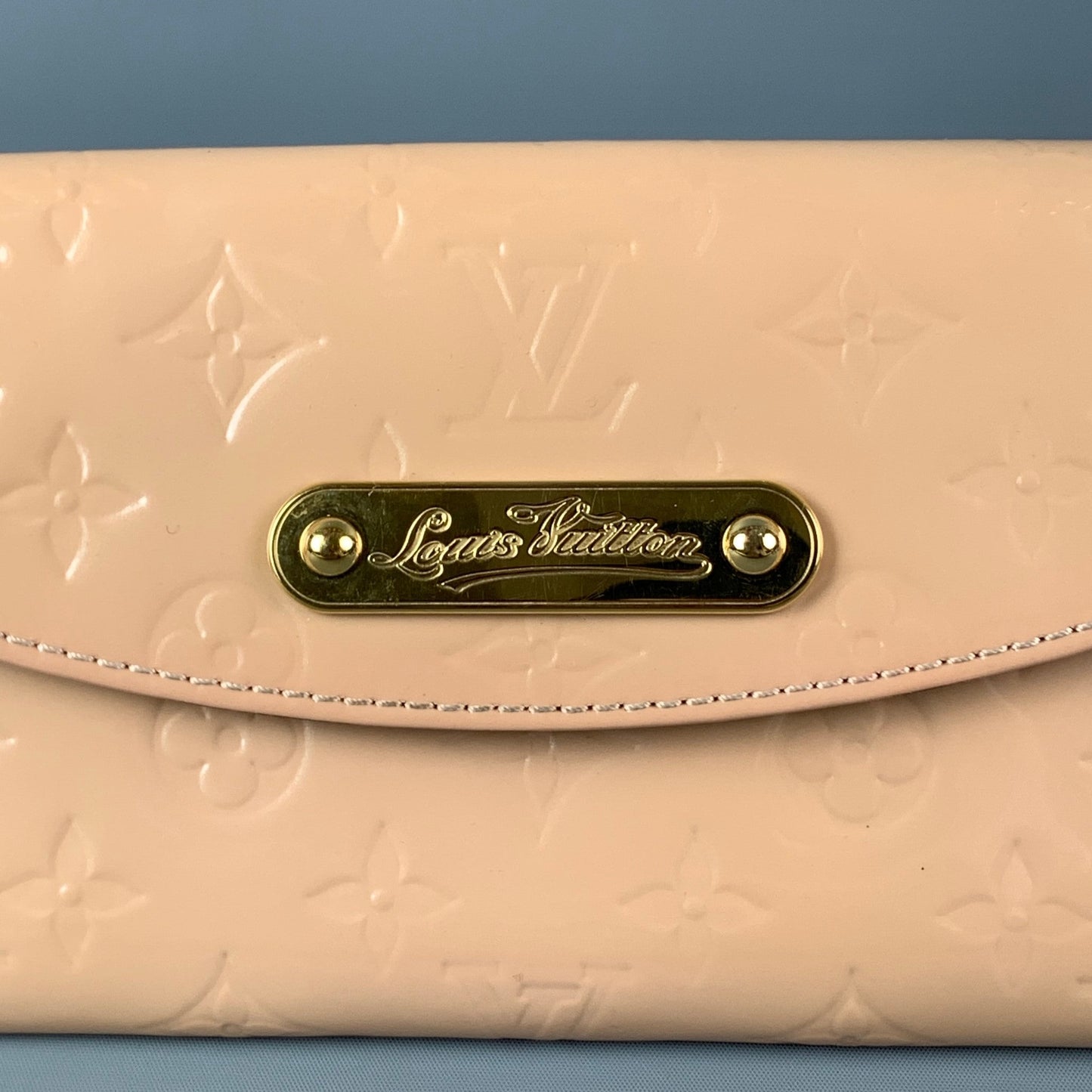LOUIS VUITTON Vernis Sunset Blvd Beige Embossed Patent Leather Clutch