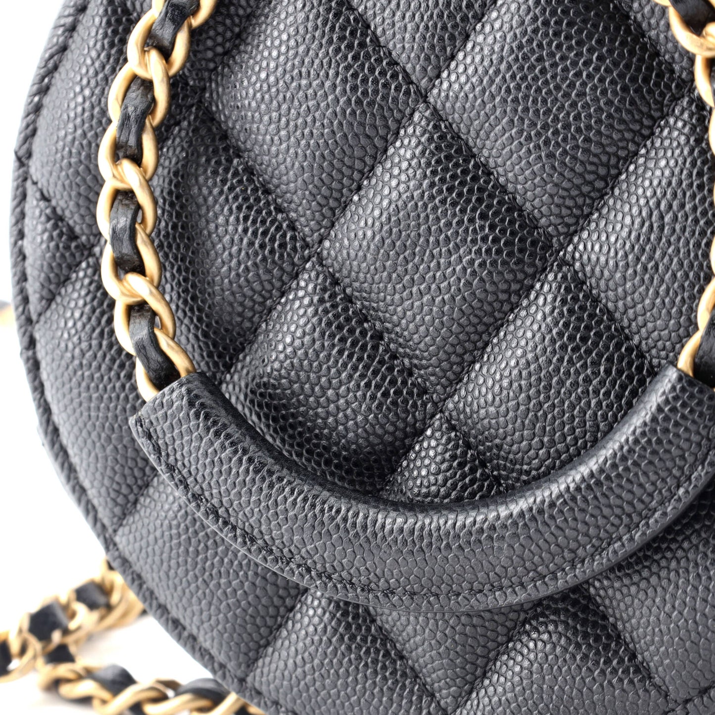 In The Loop Round Clutch with Chain Quilted Caviar Mini