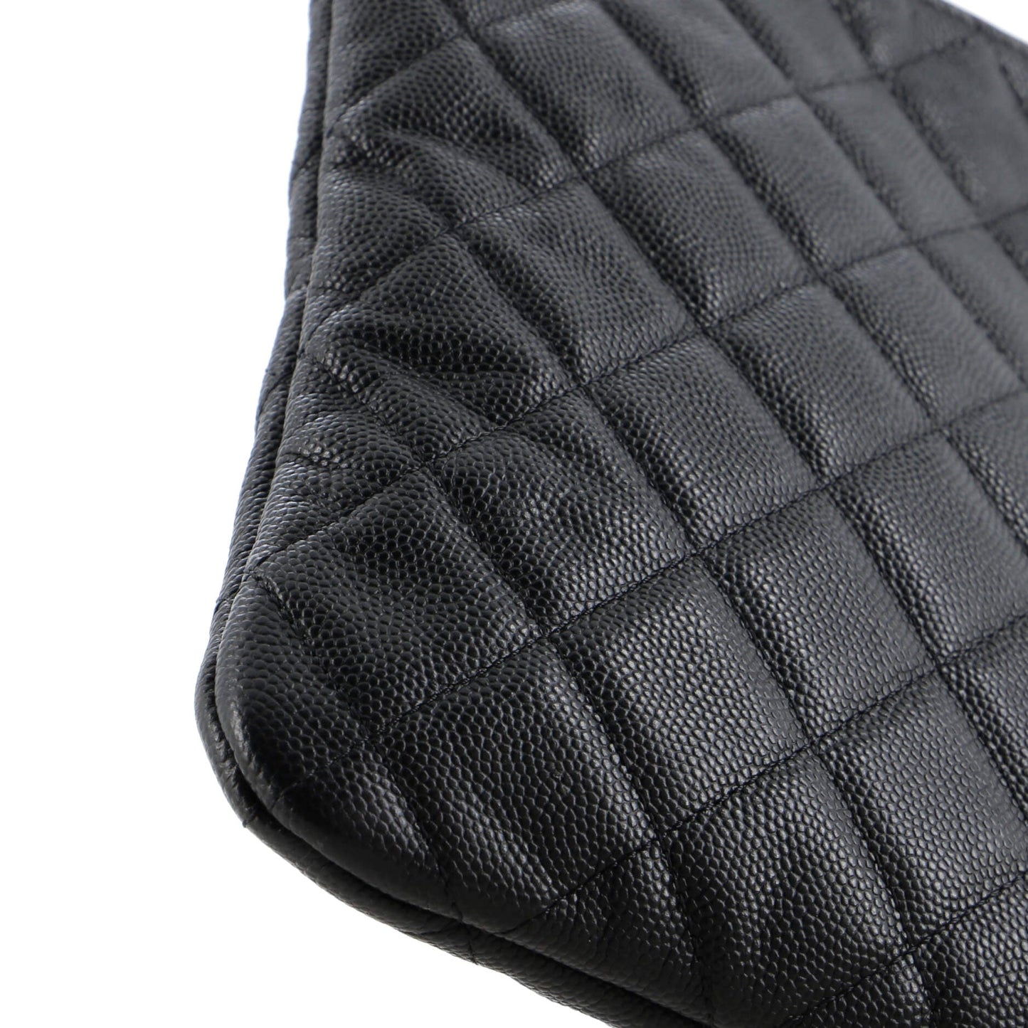 O Case Clutch Quilted Caviar Medium
