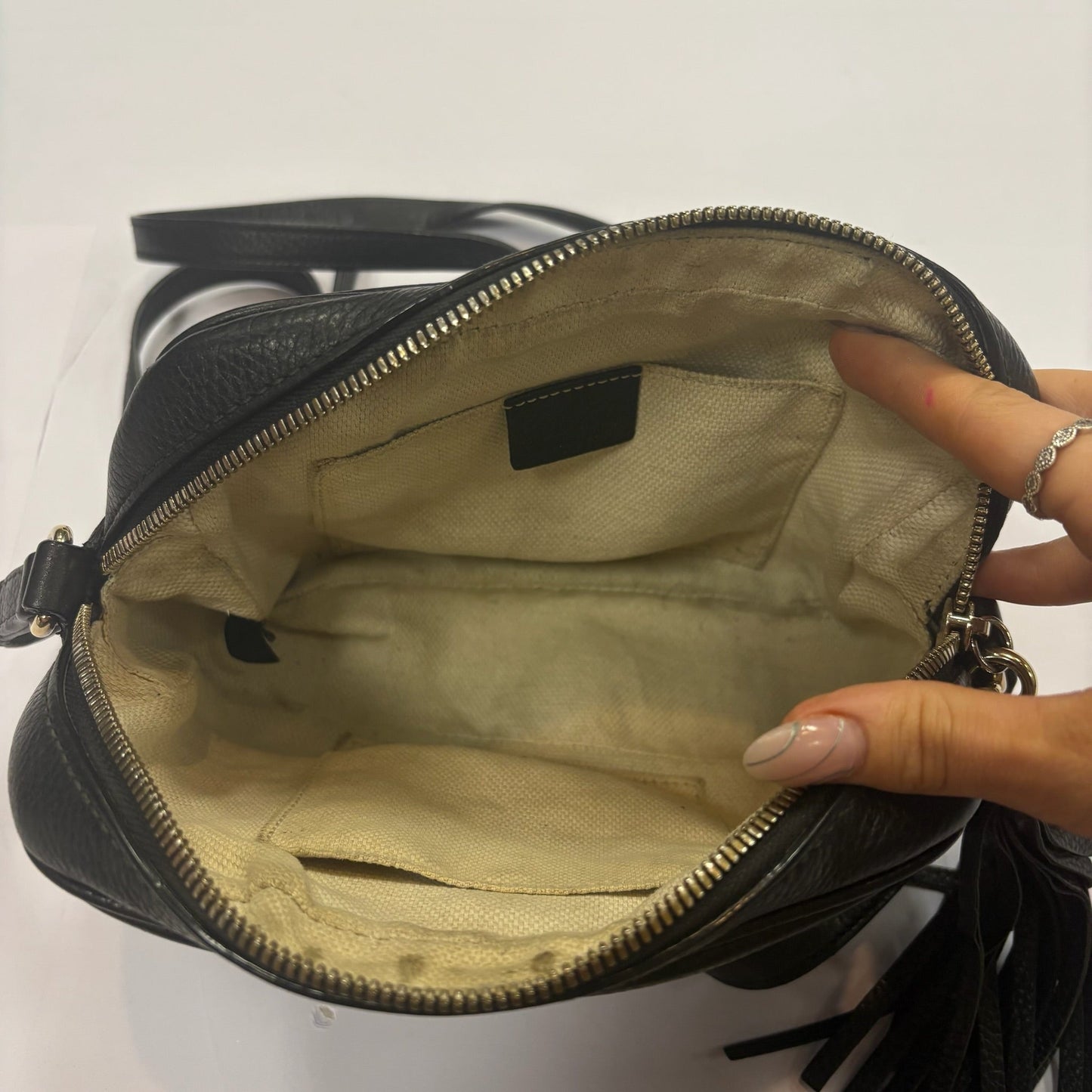 Crossbody Luxury Designer By Gucci, Size: Medium