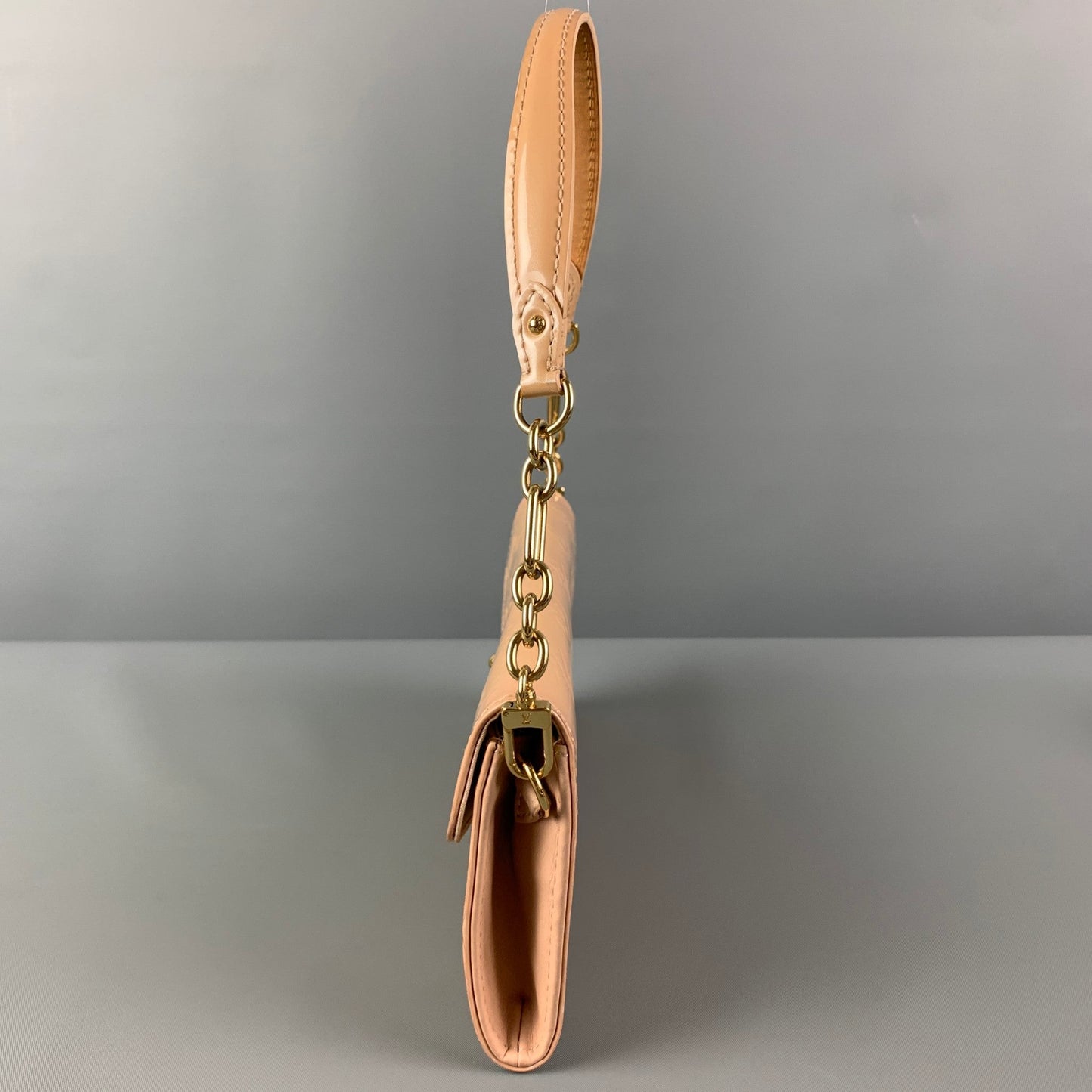 LOUIS VUITTON Vernis Sunset Blvd Beige Embossed Patent Leather Clutch