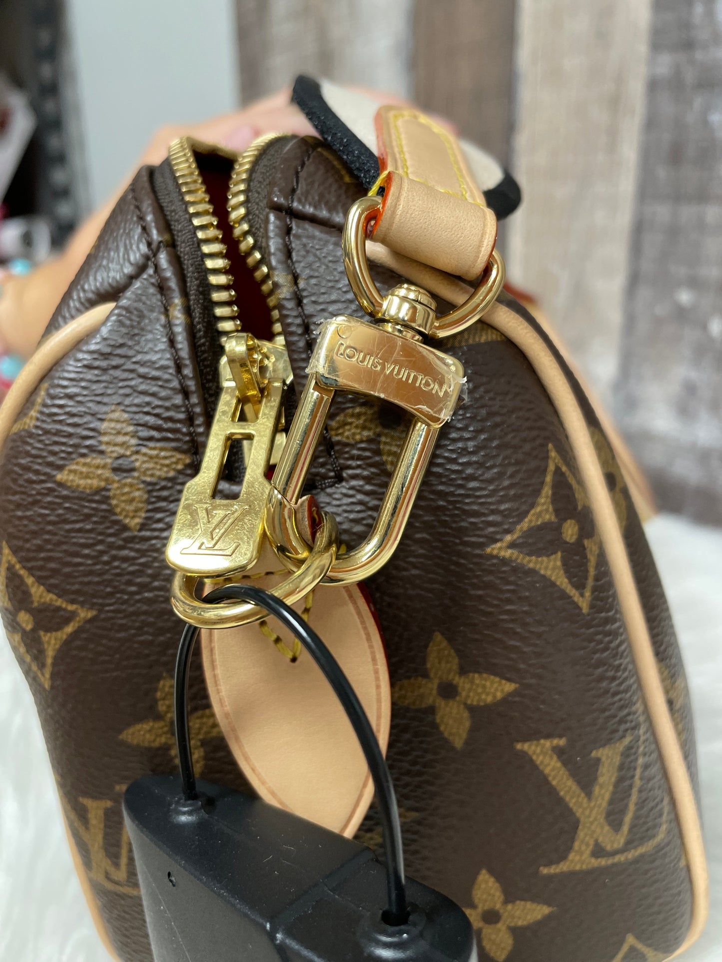 Crossbody Luxury Designer By Louis Vuitton, Size: Small