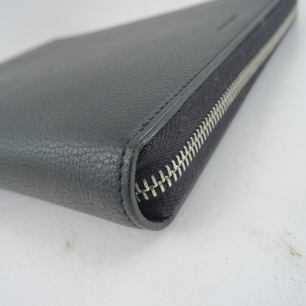Dior -- Leather Clutch Bag ()