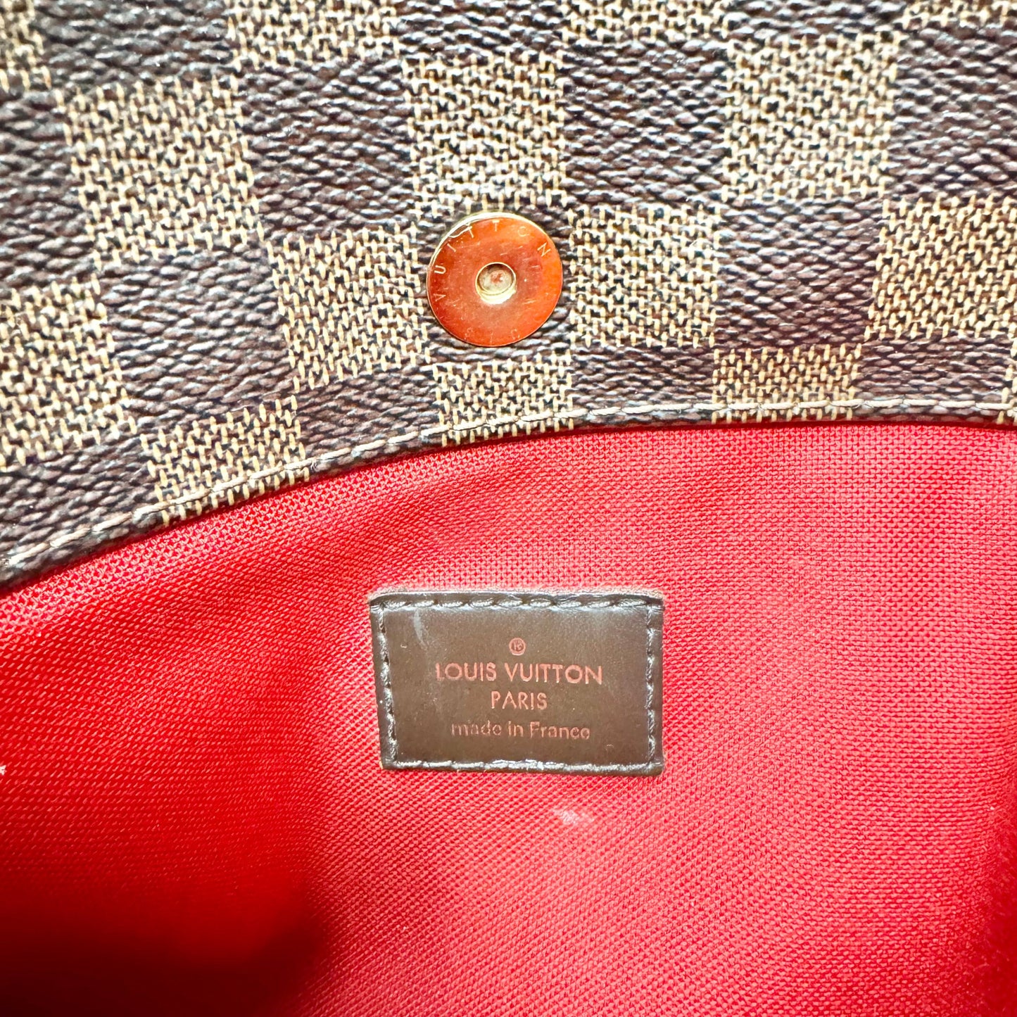 Crossbody Luxury Designer By Louis Vuitton, Size: Medium