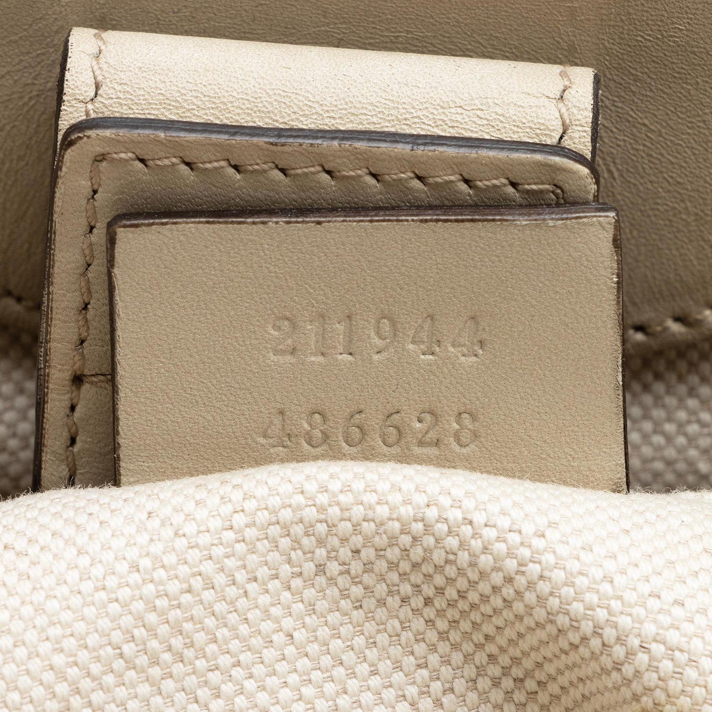 Gucci GG Canvas Sukey Medium Tote (SHF-Iw4uaP)