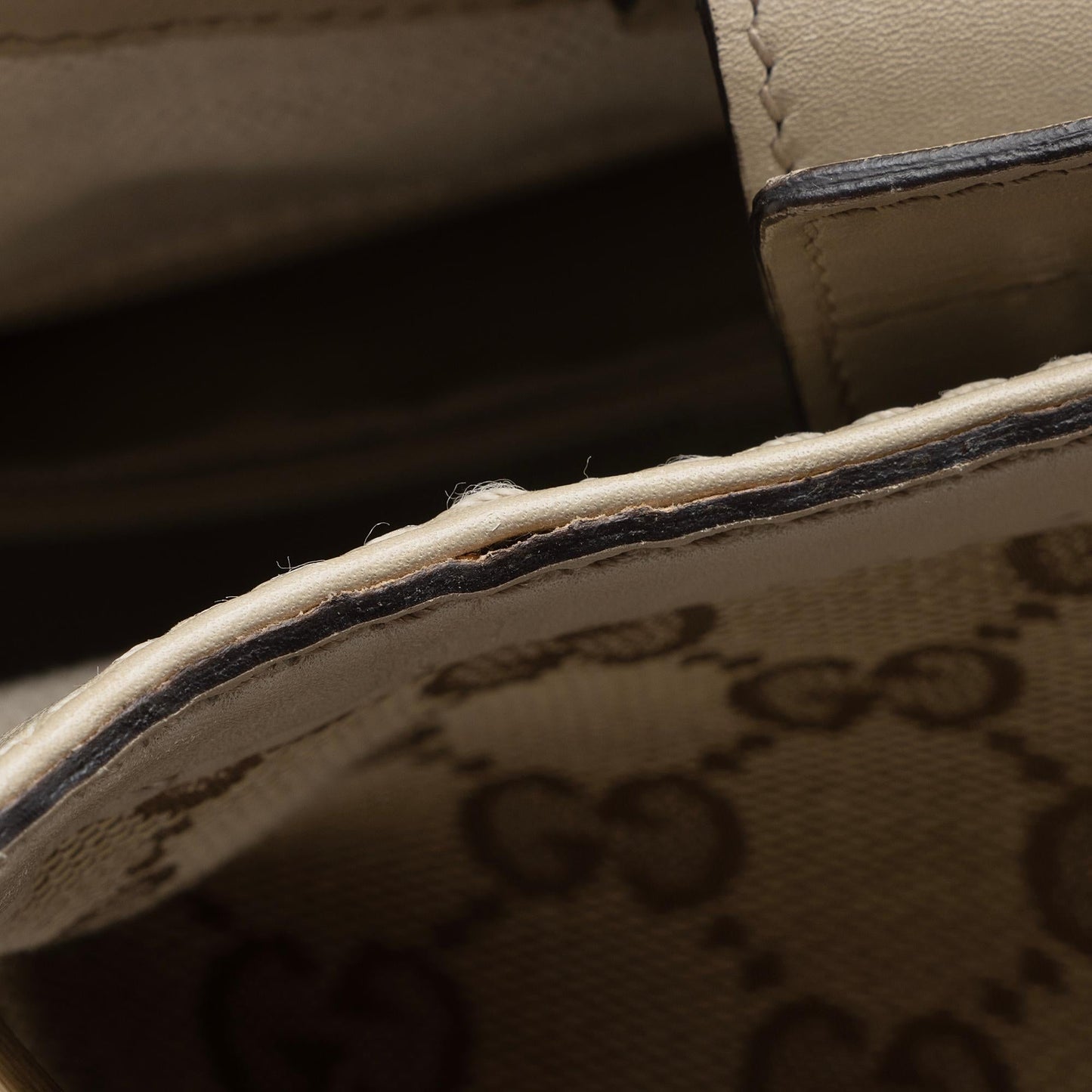 Gucci GG Canvas Sukey Medium Tote (SHF-Iw4uaP)