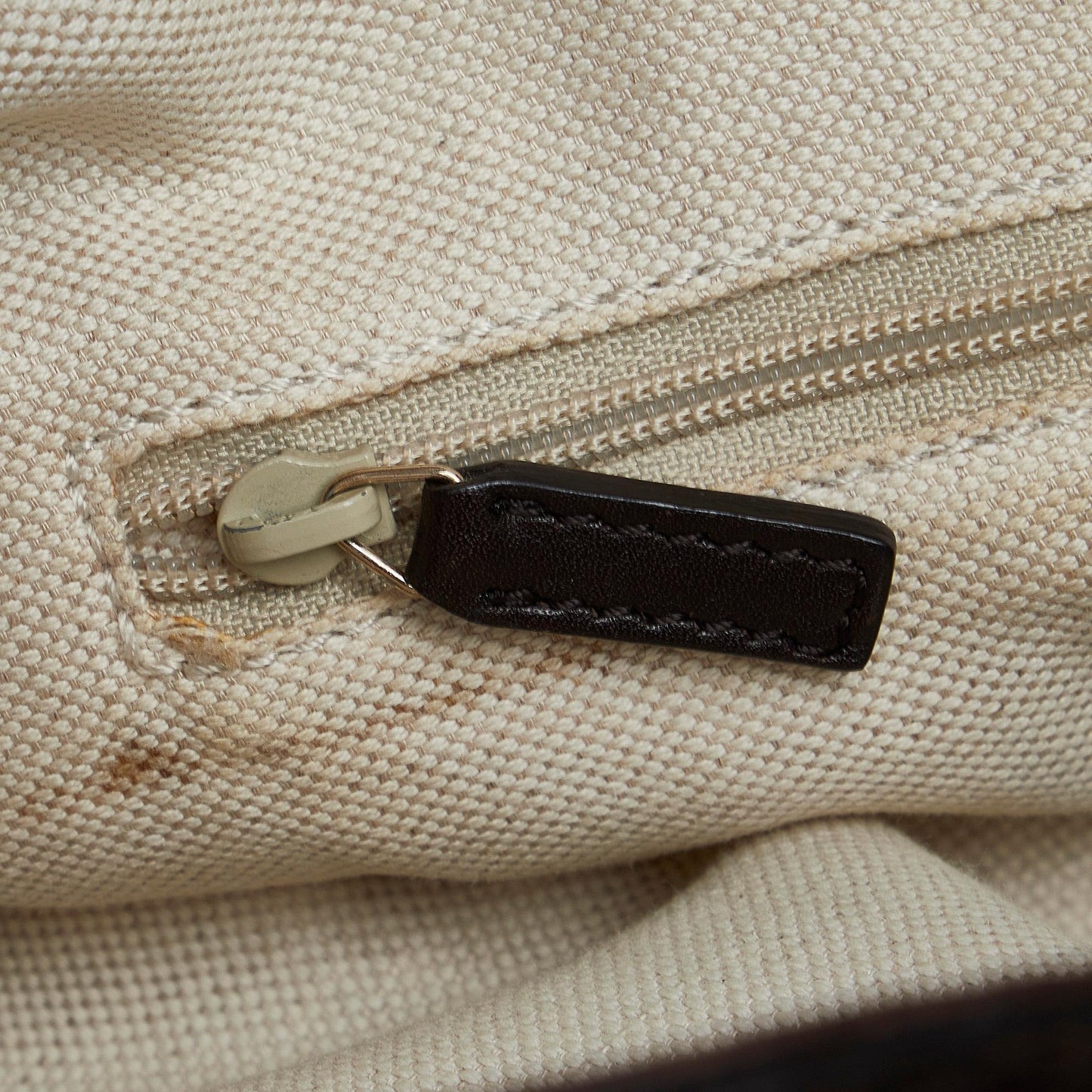 Gucci GG Canvas Sukey Tote Bag (SHG-pqL1Sc)