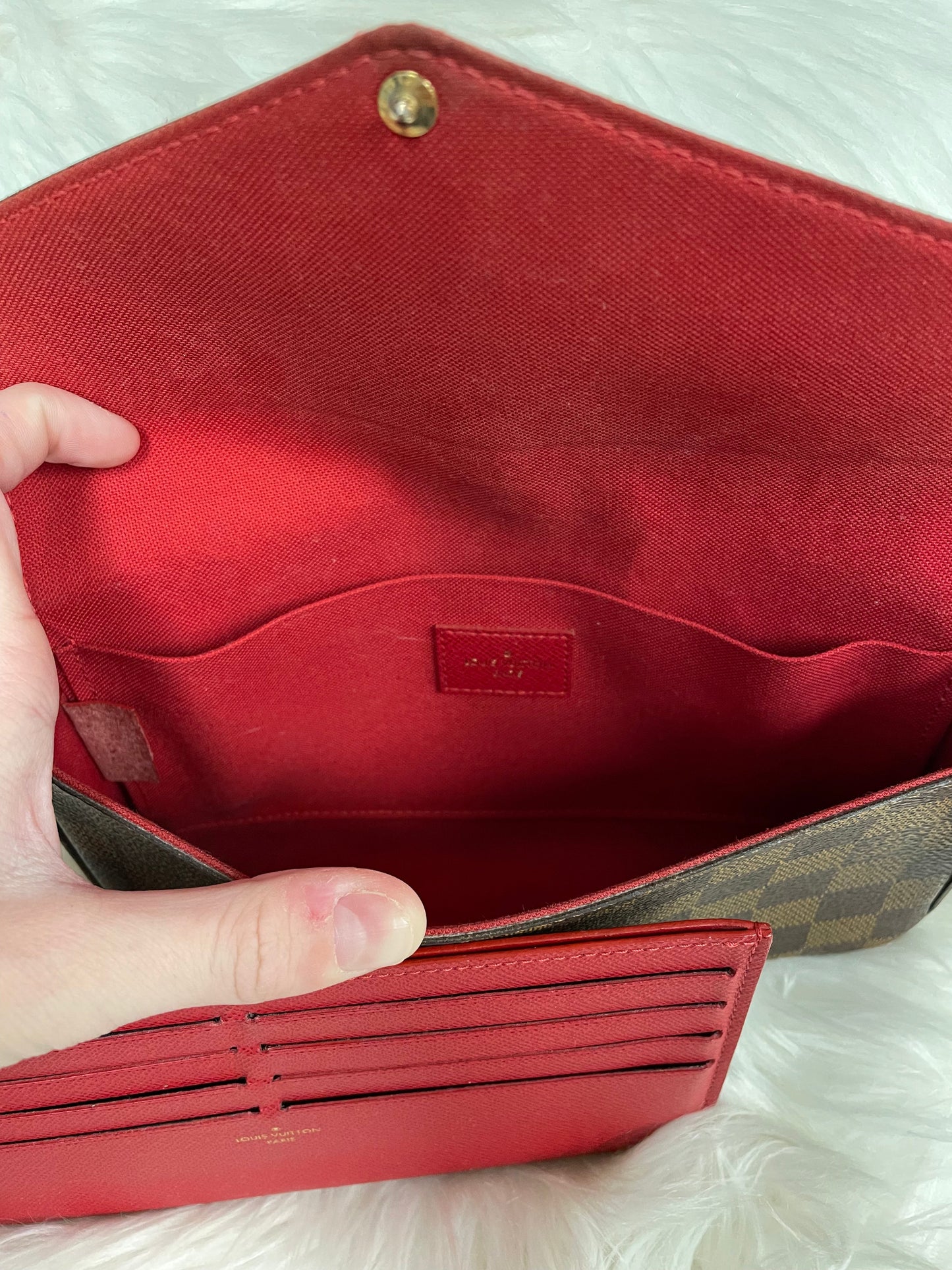 Crossbody Luxury Designer By Louis Vuitton, Size: Small