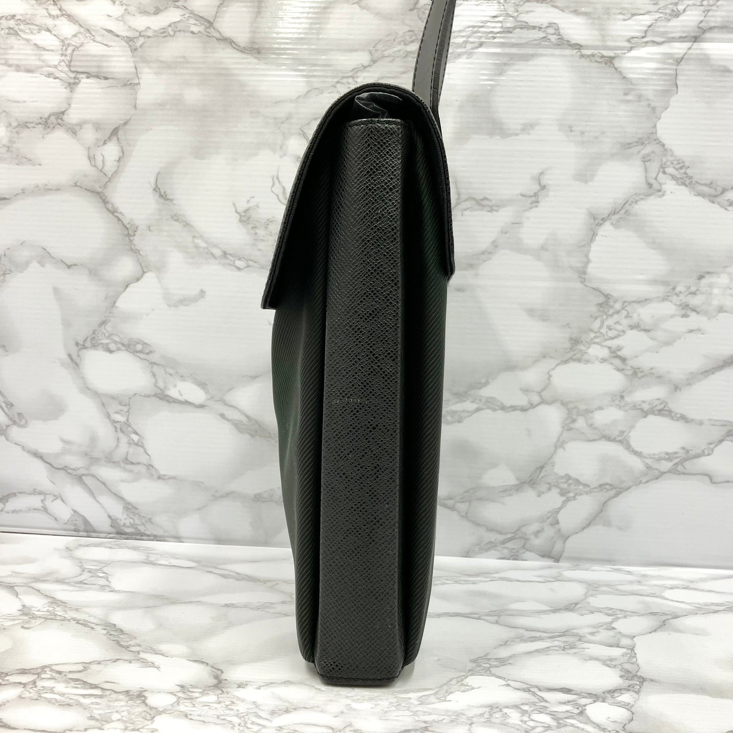 LOUIS VUITTON Taiga Shoulder Bag