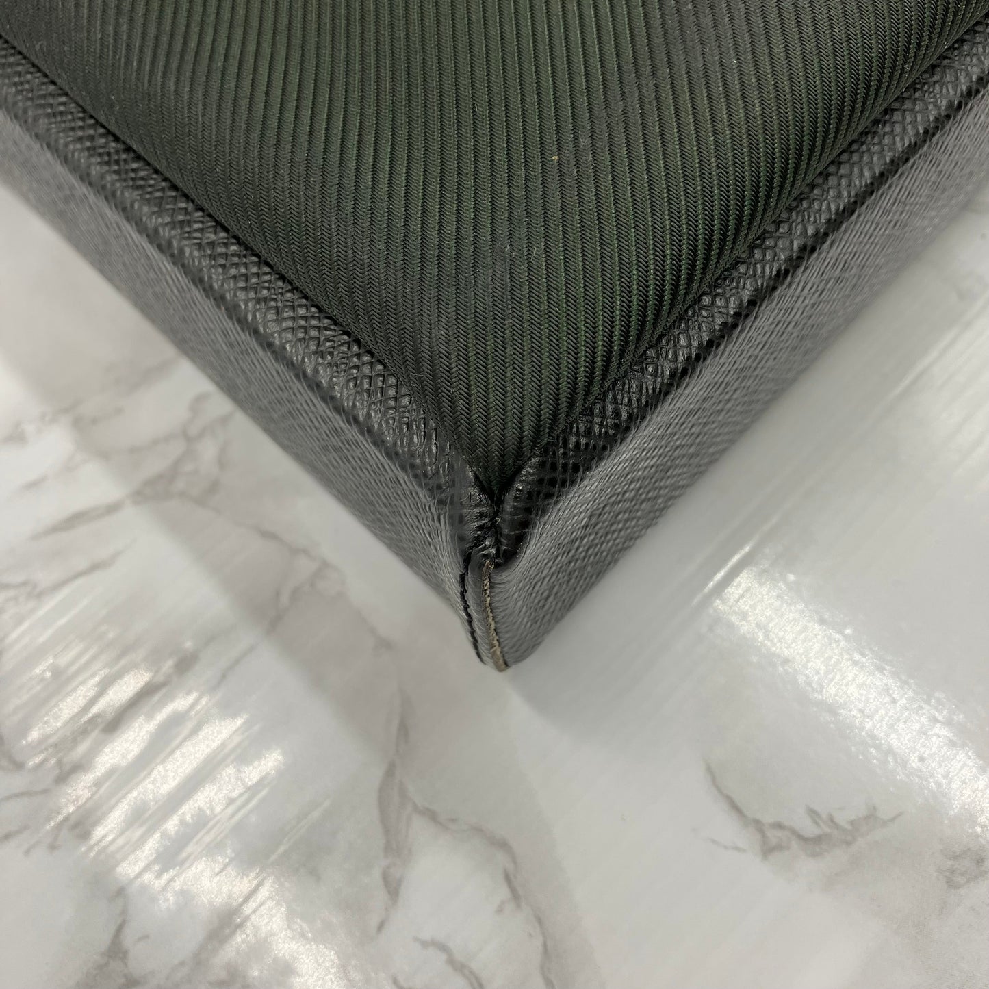 LOUIS VUITTON Taiga Shoulder Bag