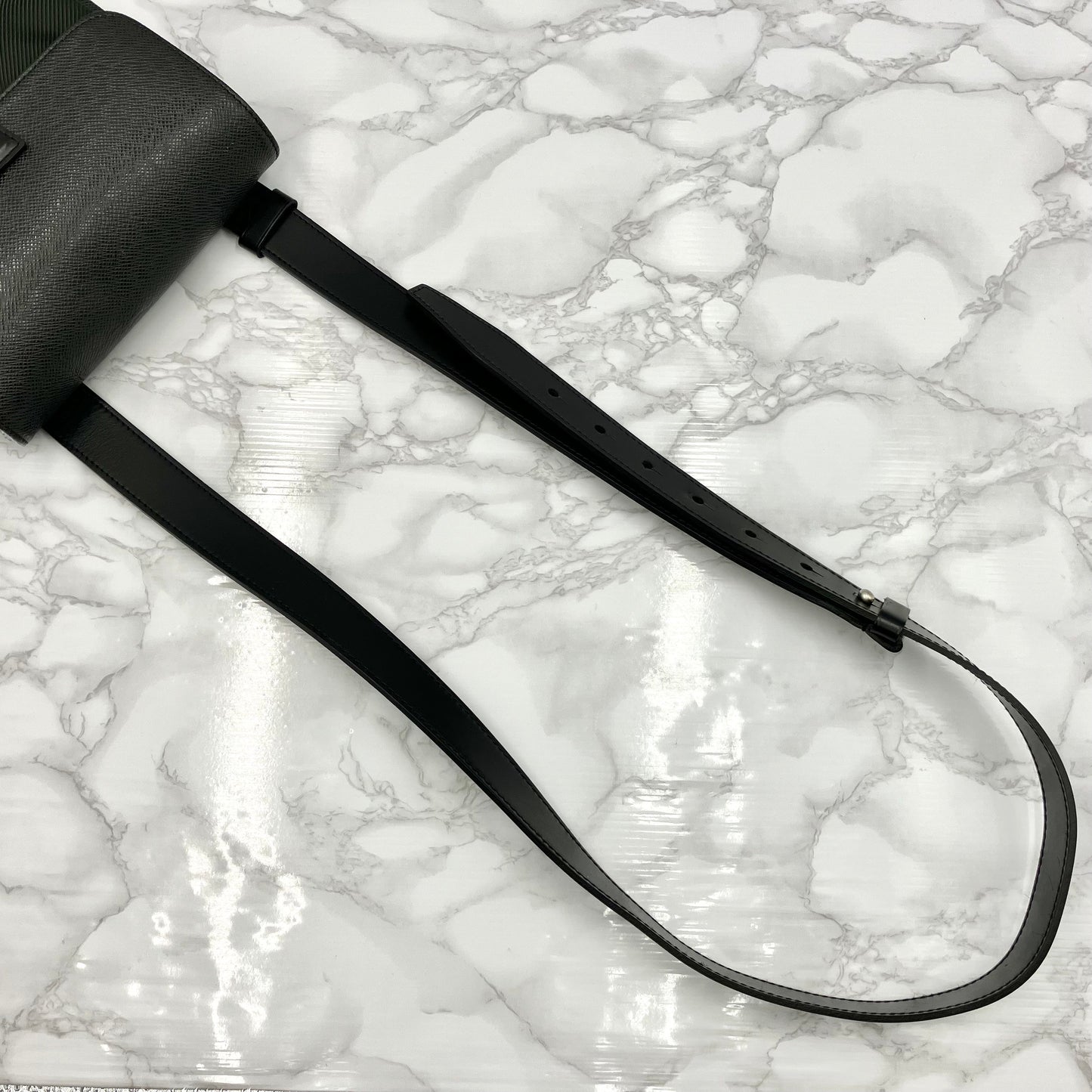 LOUIS VUITTON Taiga Shoulder Bag
