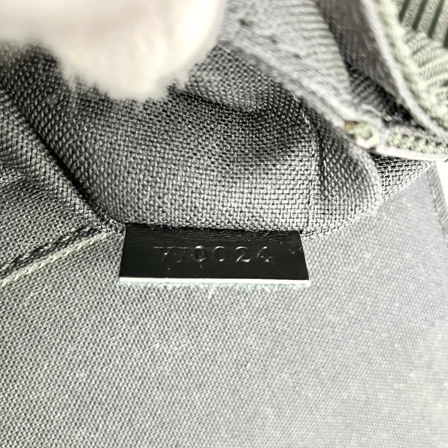 LOUIS VUITTON Taiga Shoulder Bag