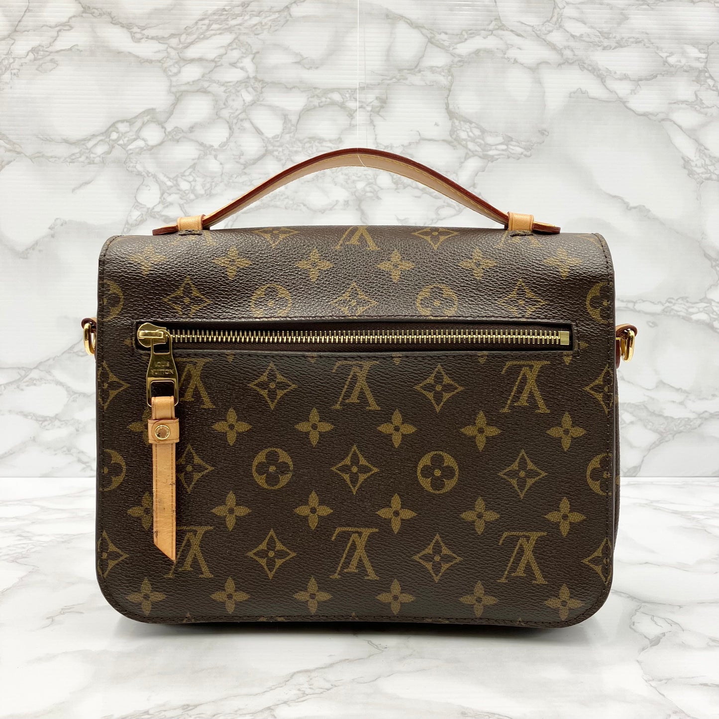 LOUIS VUITTON Monogram Metis shoulder bag