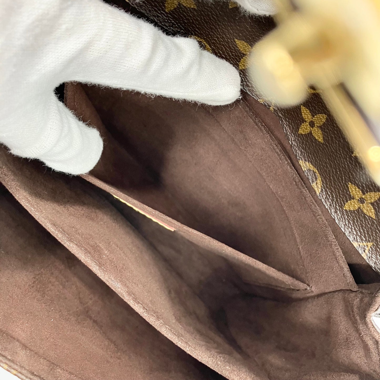 LOUIS VUITTON Monogram Metis shoulder bag