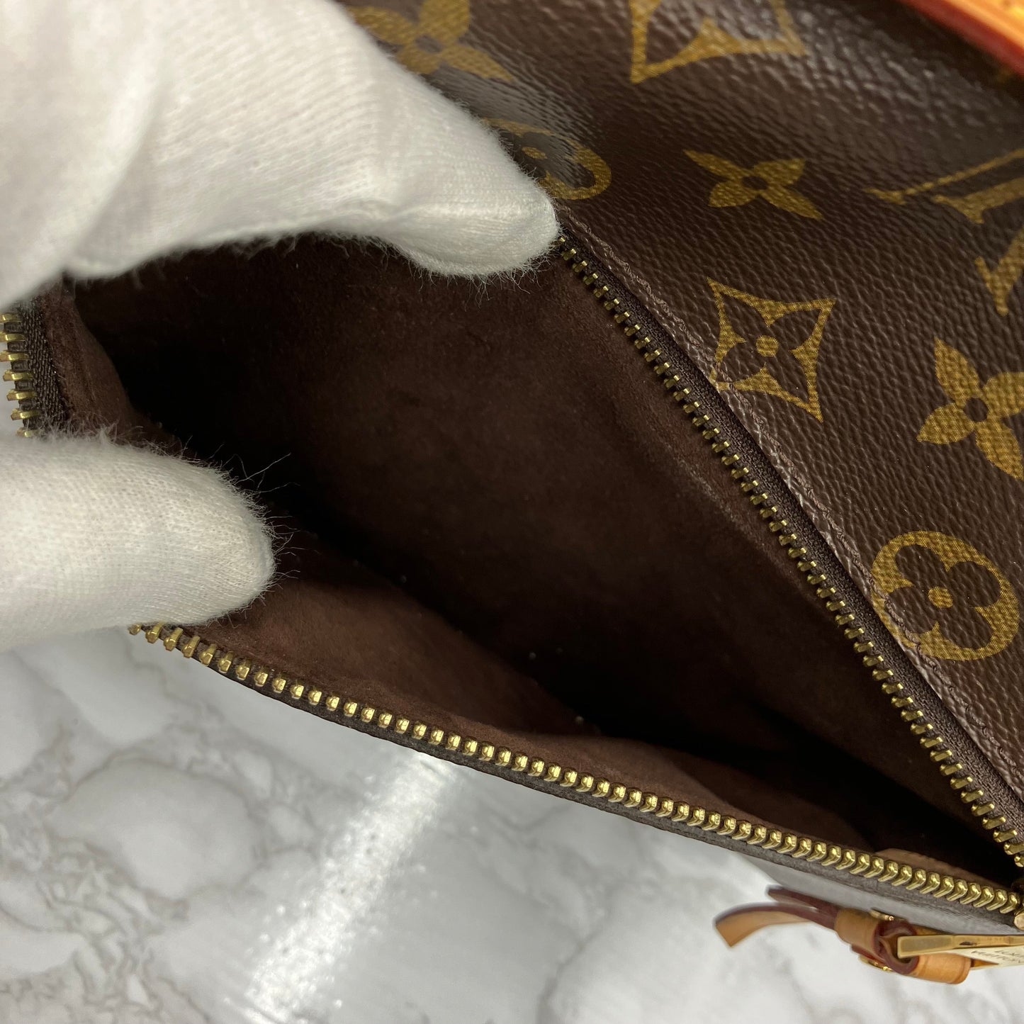 LOUIS VUITTON Monogram Metis shoulder bag