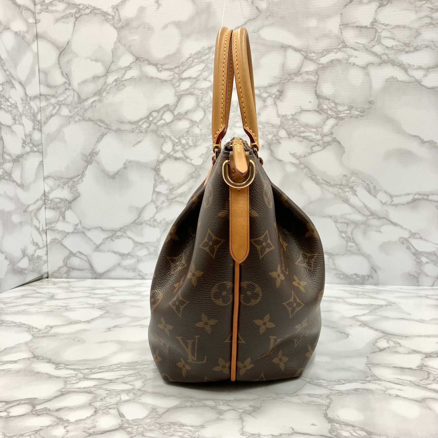 LOUIS VUITTON Monogram Thüren