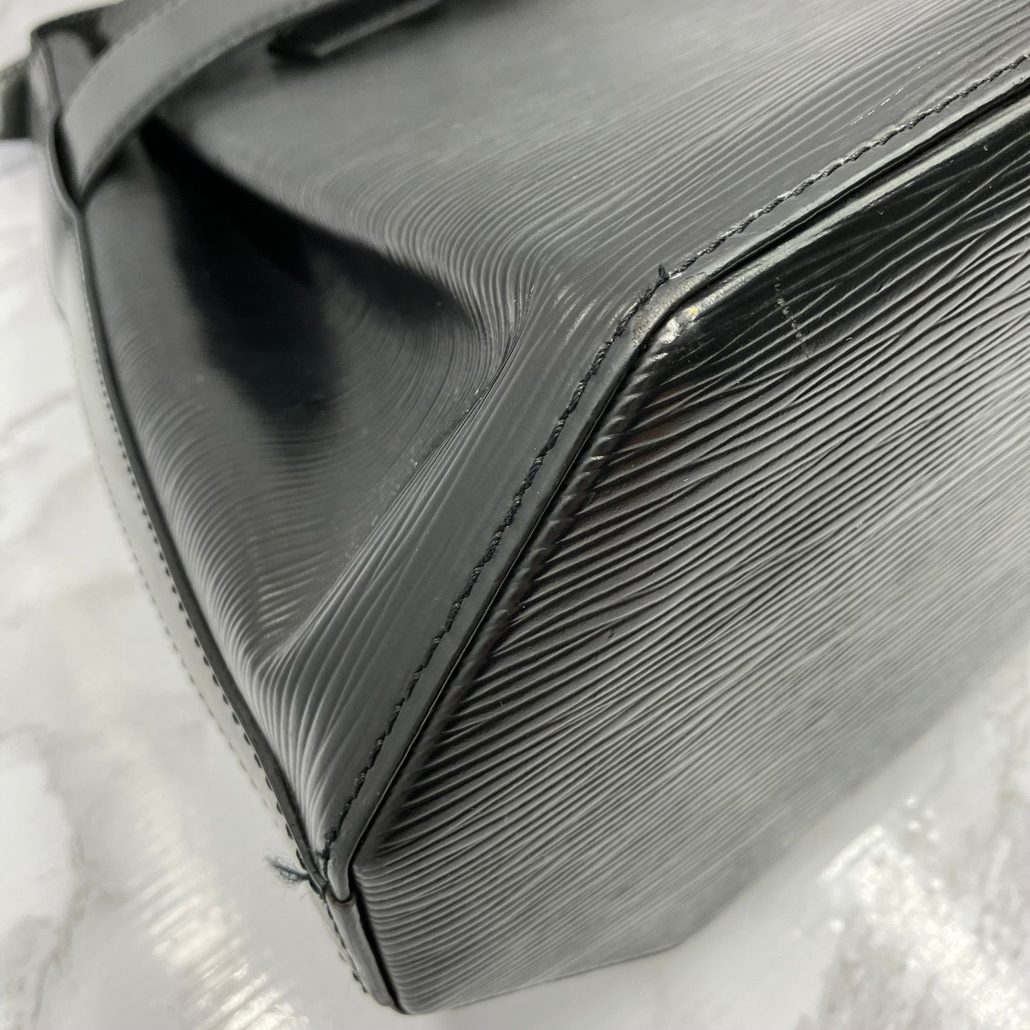 LOUIS VUITTON Epi Sack De Paul