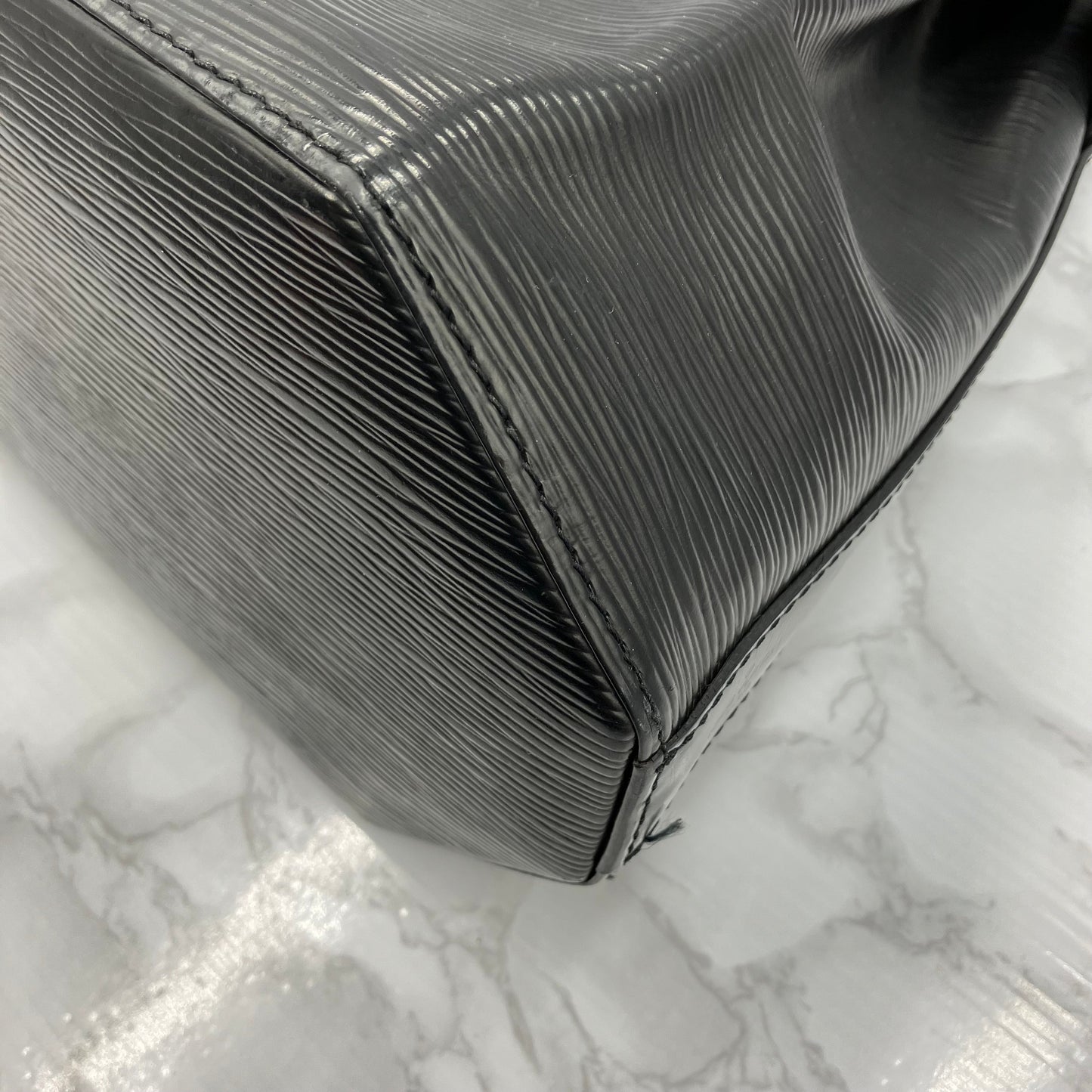 LOUIS VUITTON Epi Sack De Paul