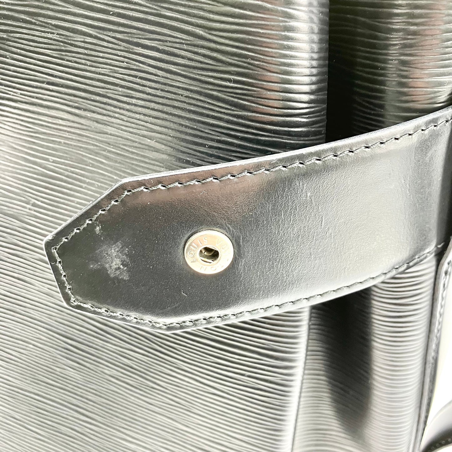 LOUIS VUITTON Epi Sack De Paul