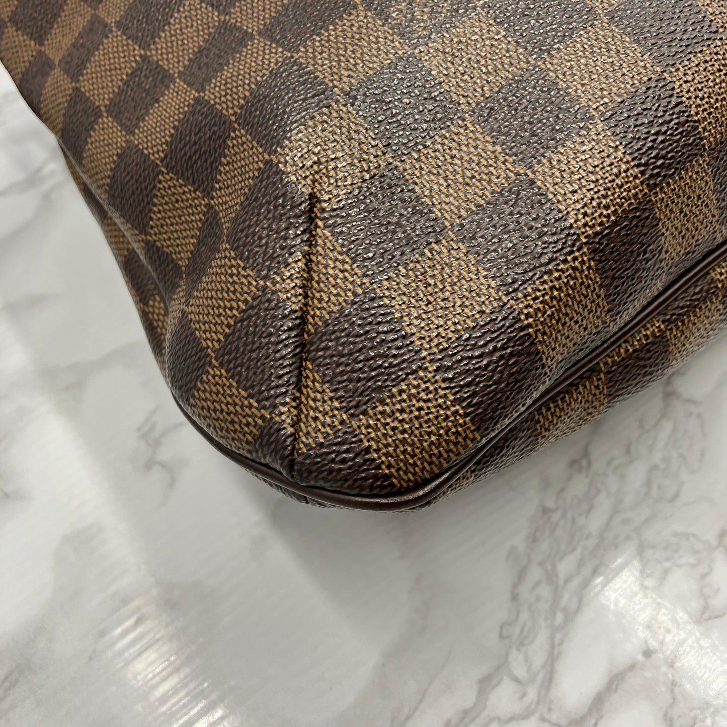LOUIS VUITTON Damier Bloomsbury