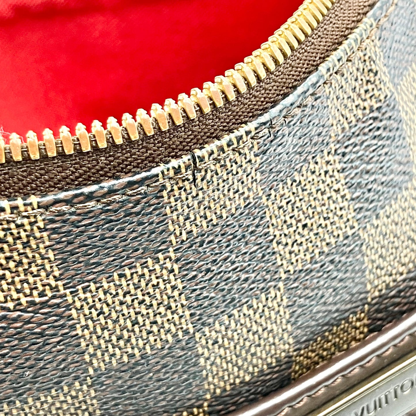 LOUIS VUITTON Damier Bloomsbury