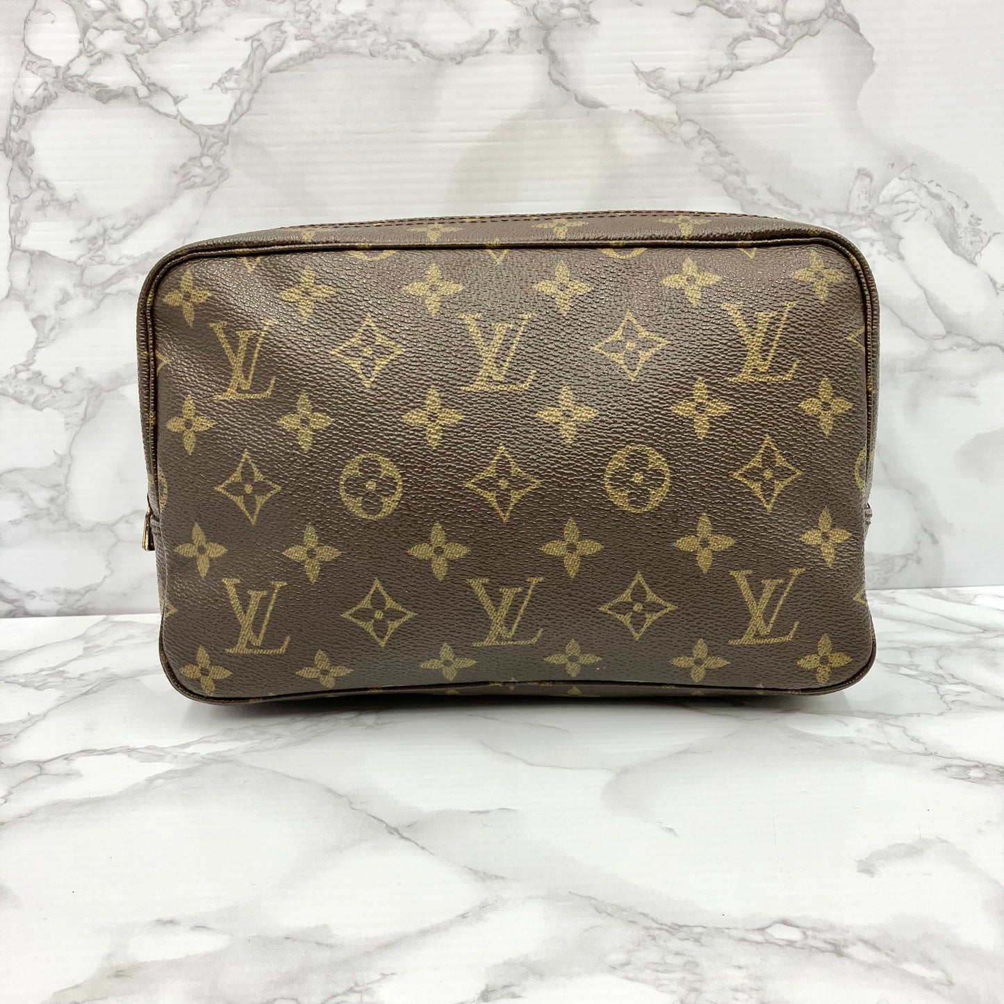 LOUIS VUITTON Trousse Toilette