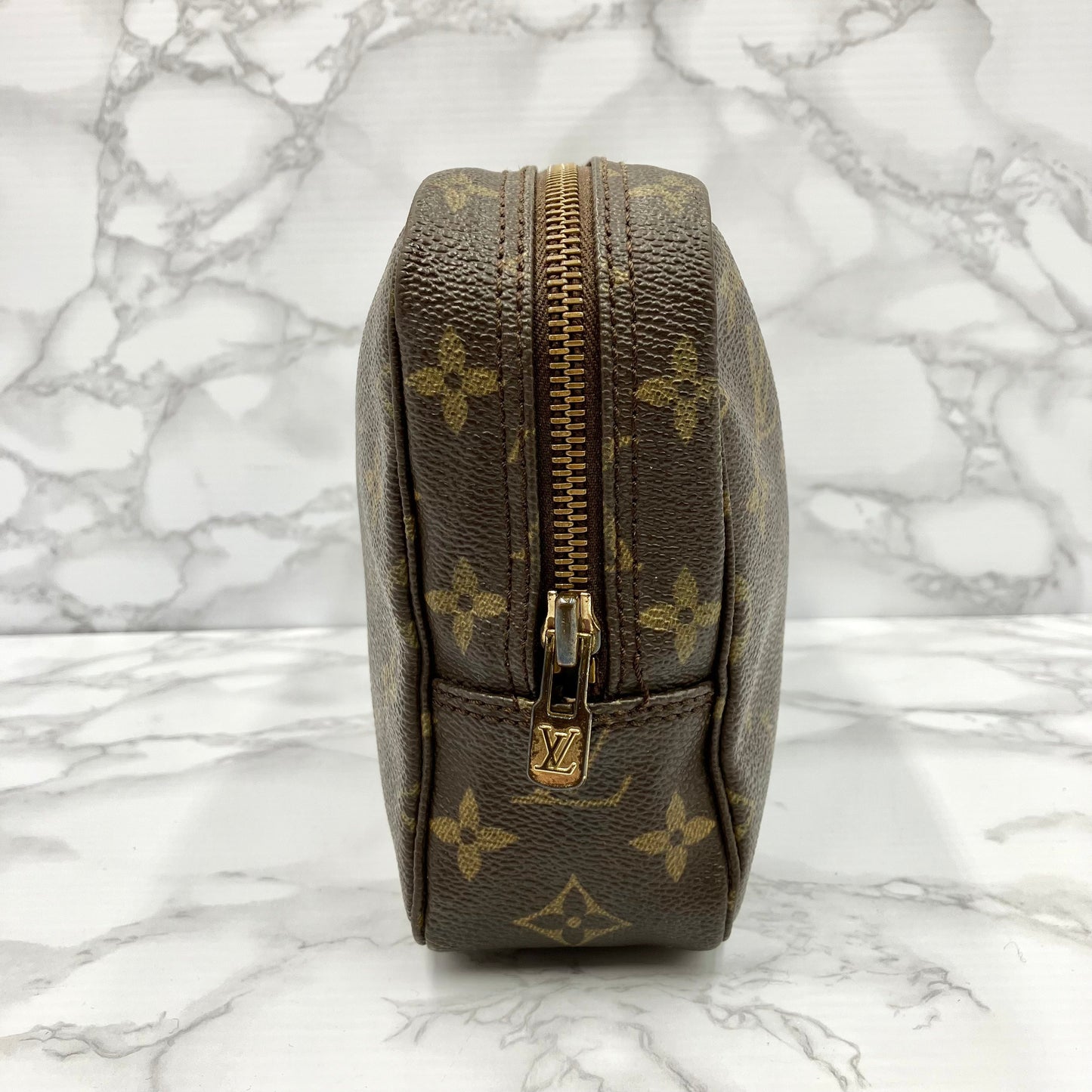 LOUIS VUITTON Trousse Toilette
