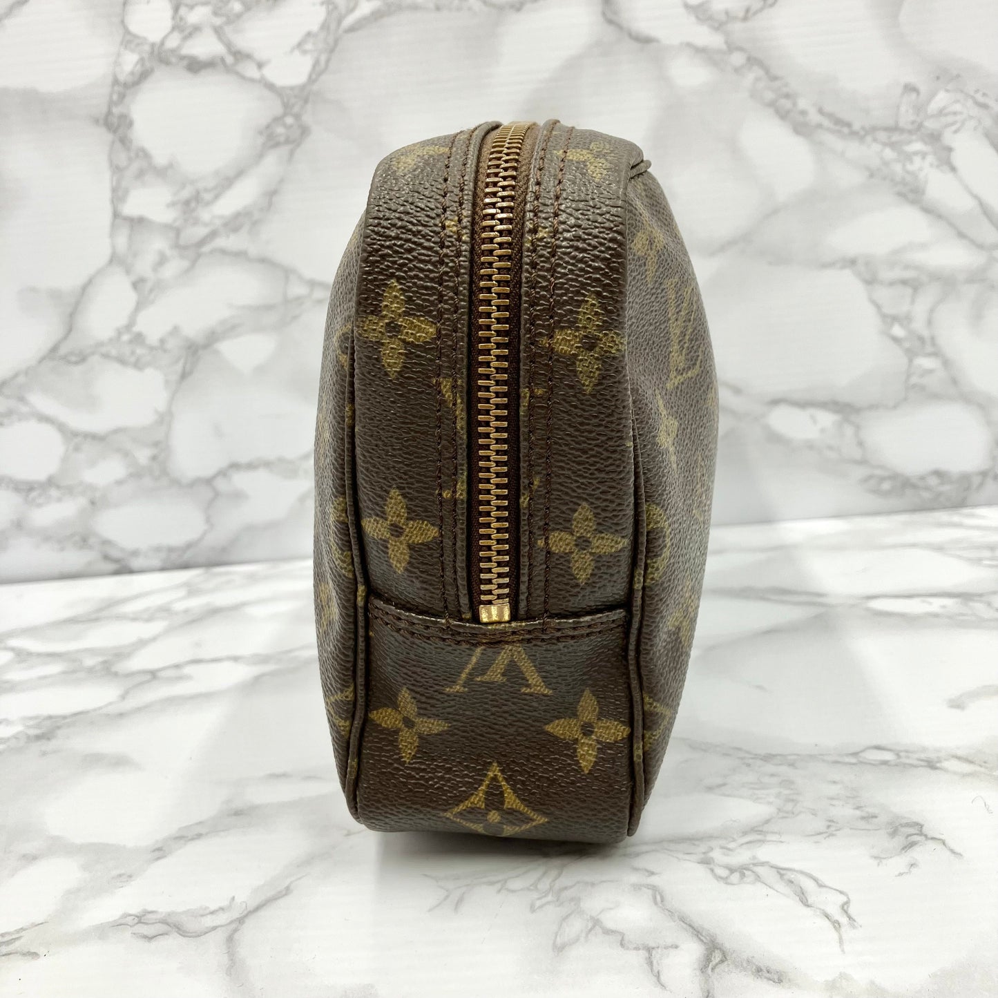 LOUIS VUITTON Trousse Toilette