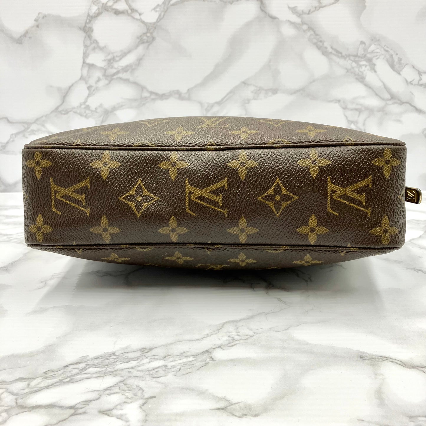 LOUIS VUITTON Trousse Toilette
