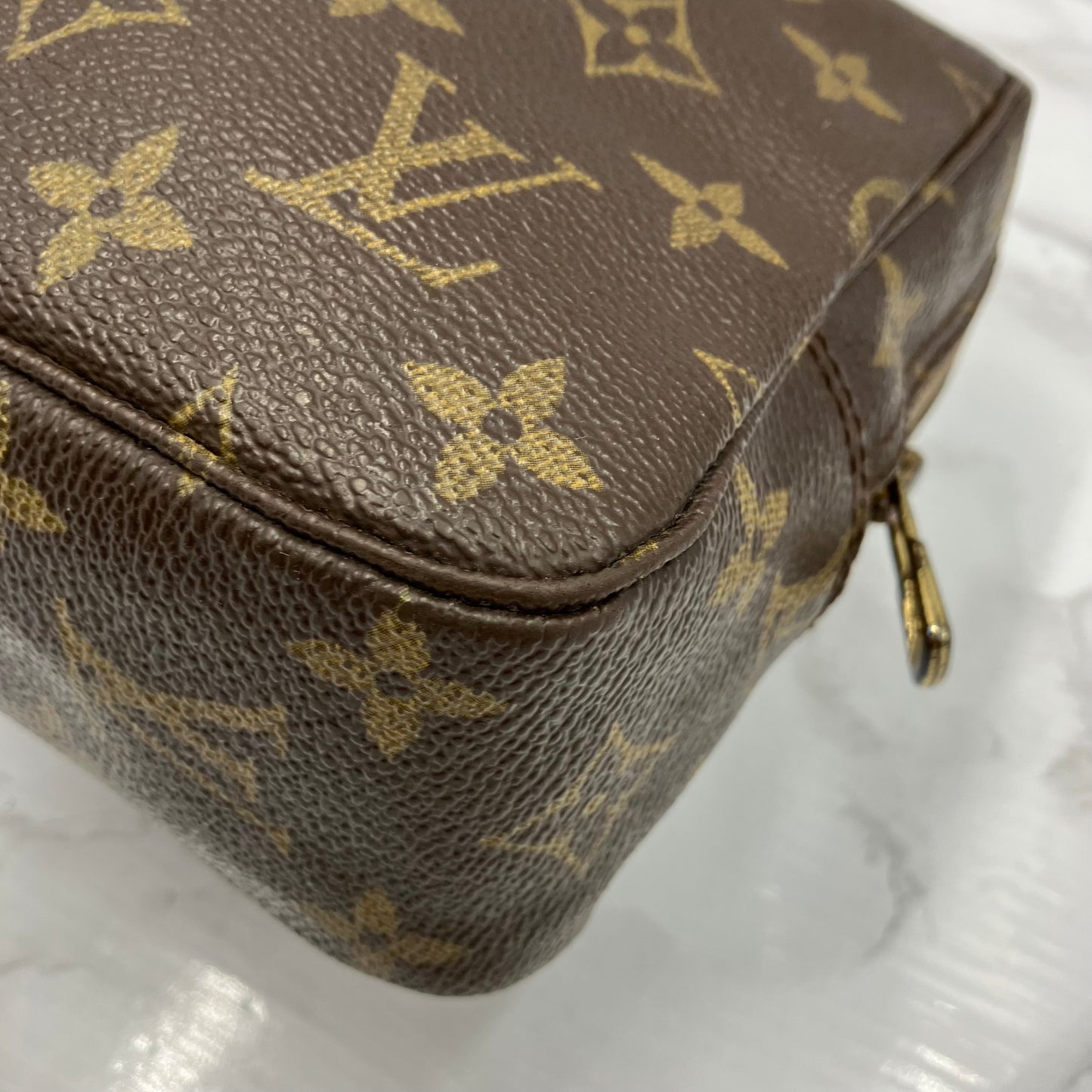 LOUIS VUITTON Trousse Toilette
