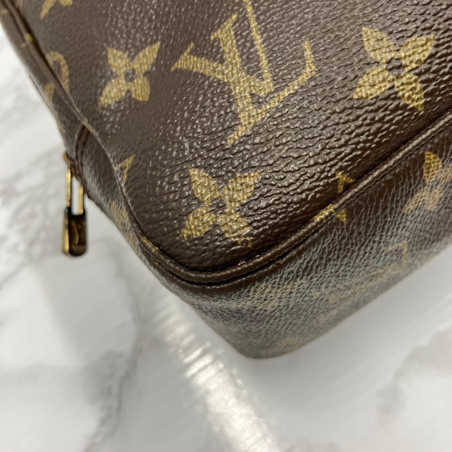 LOUIS VUITTON Trousse Toilette