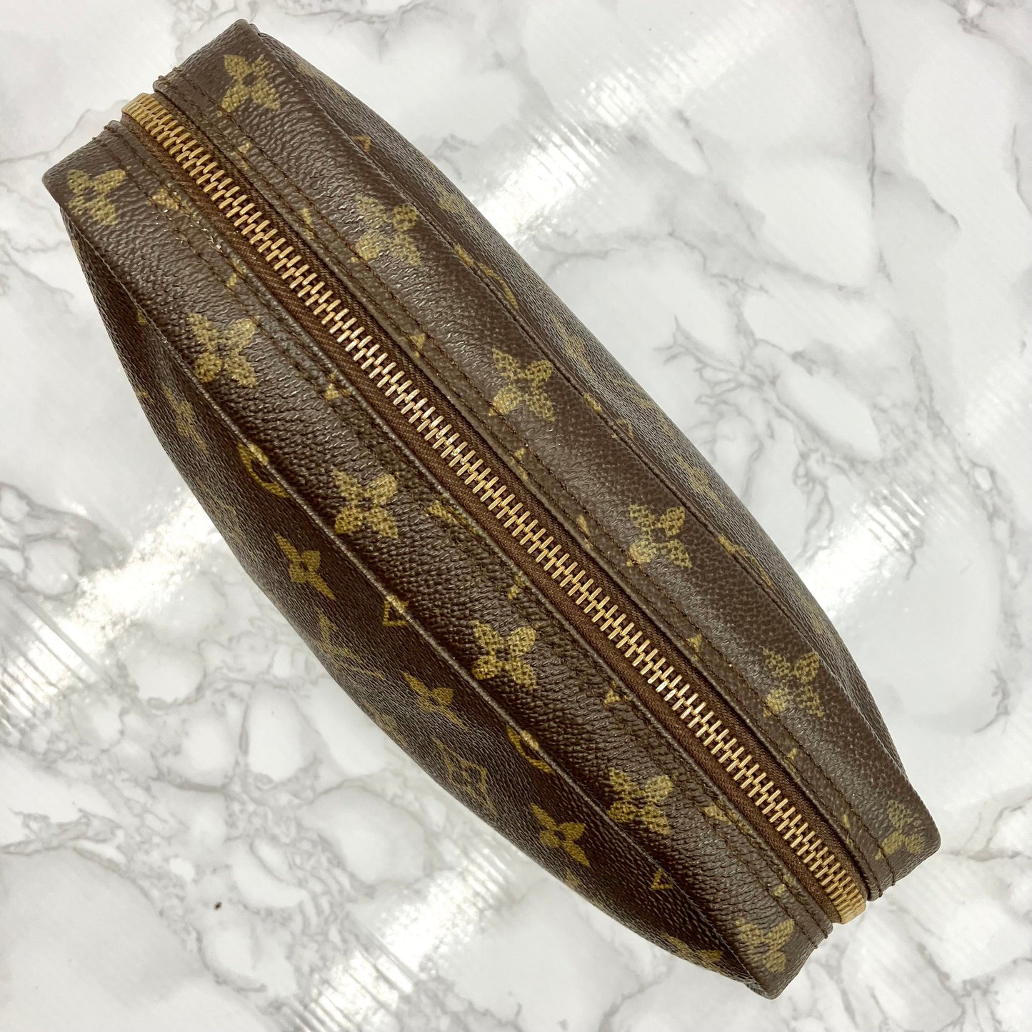 LOUIS VUITTON Trousse Toilette