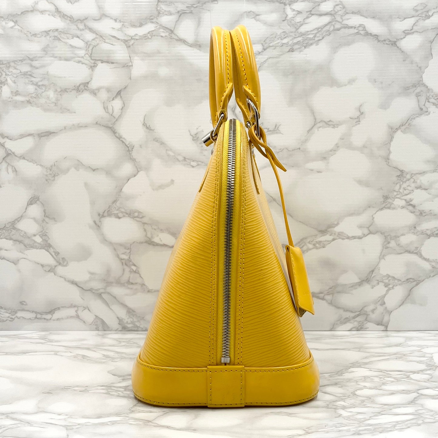 LOUIS VUITTON Epi Alma PM new model