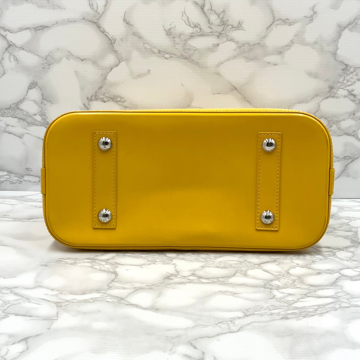 LOUIS VUITTON Epi Alma PM new model