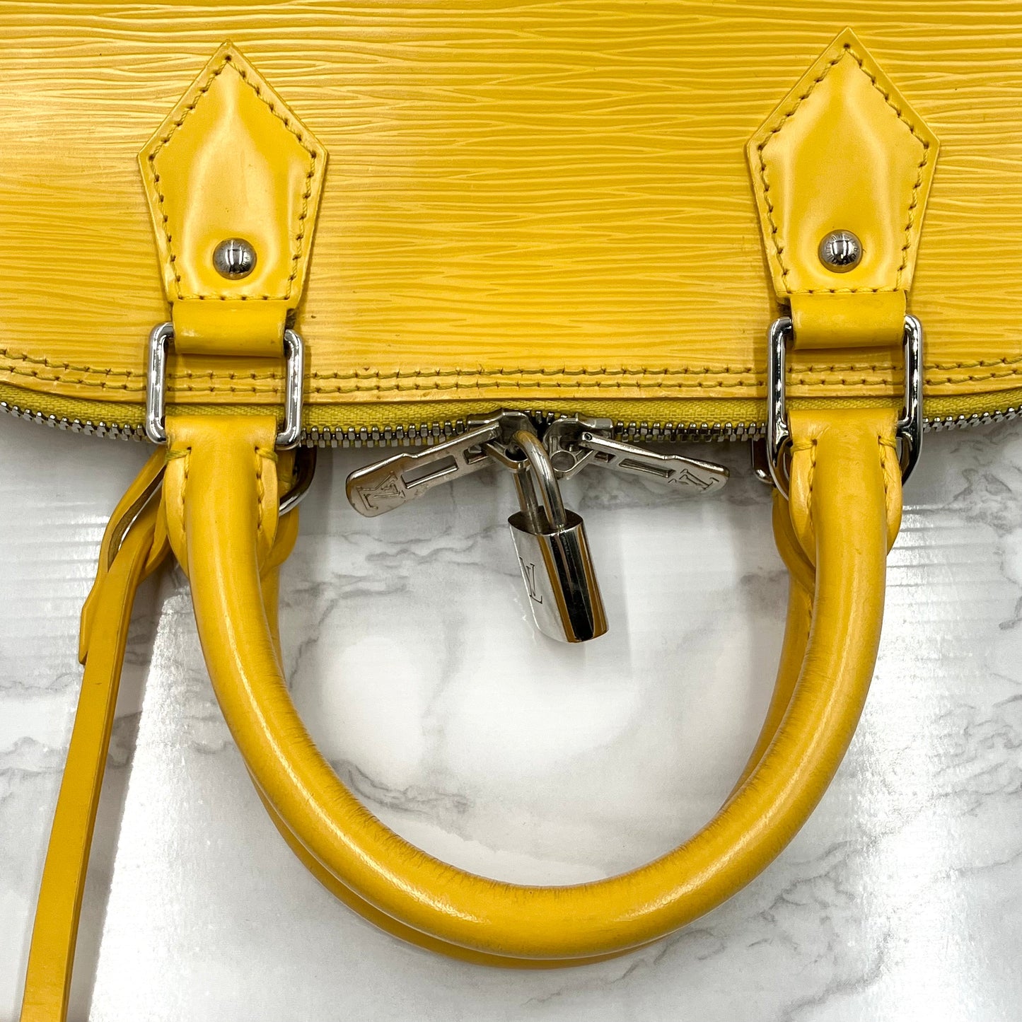 LOUIS VUITTON Epi Alma PM new model