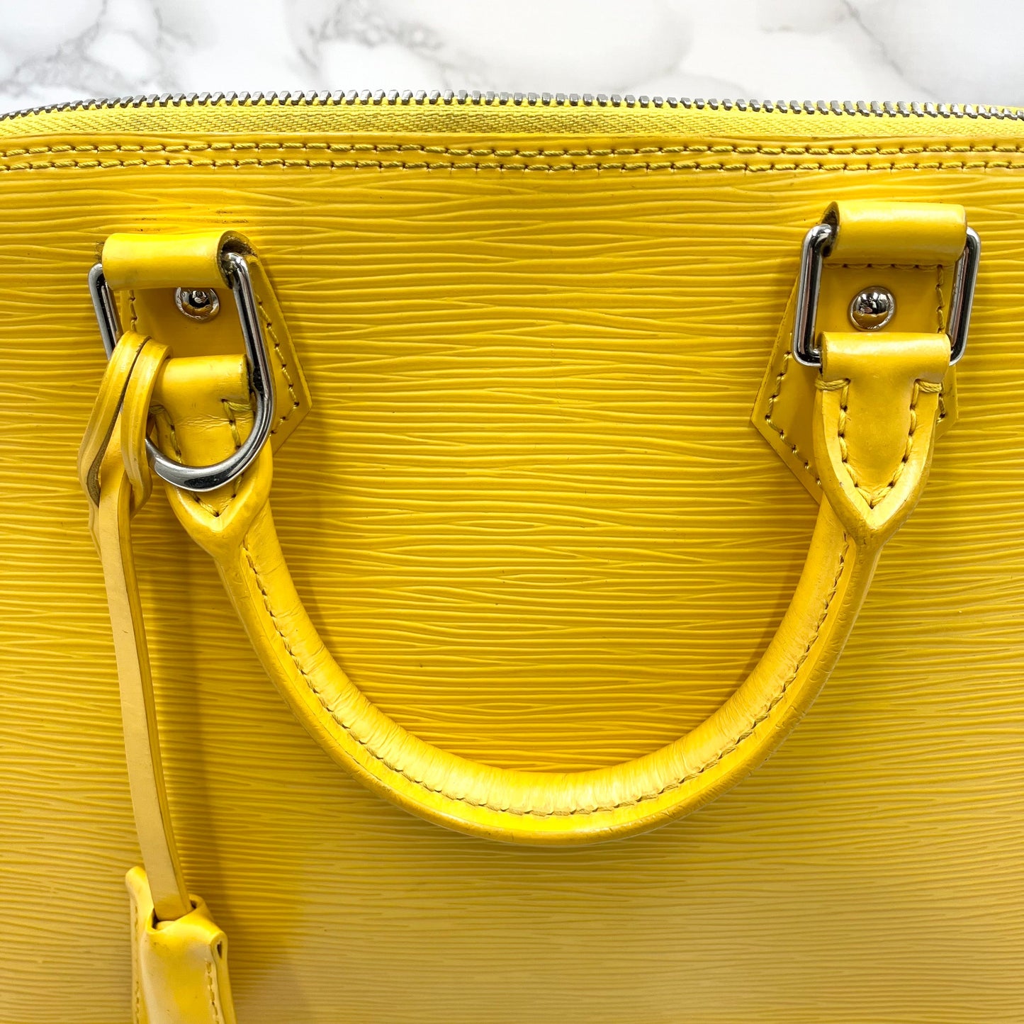LOUIS VUITTON Epi Alma PM new model