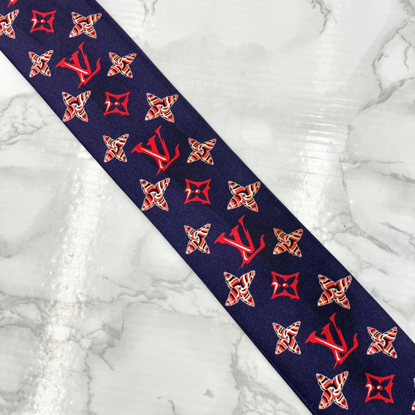 LOUIS VUITTON Twilly