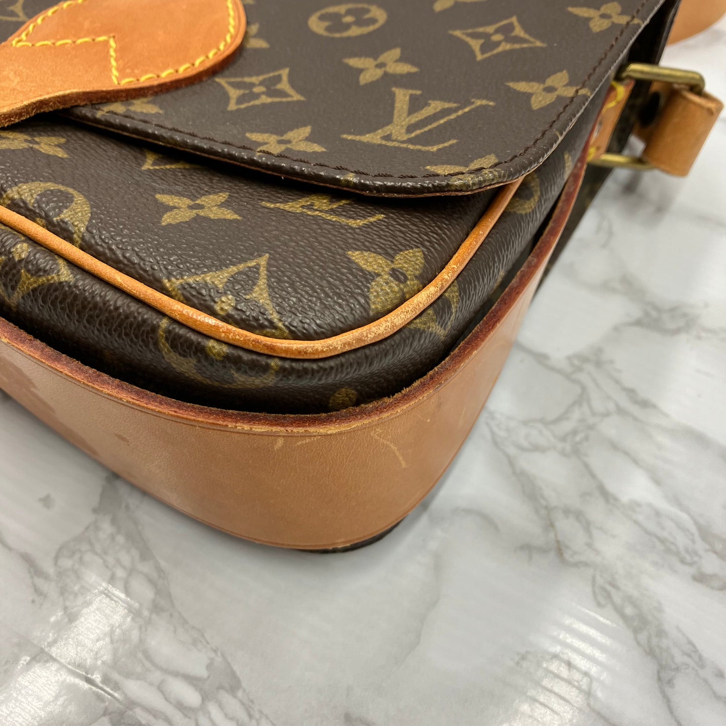 LOUIS VUITTON Monogram cartochiere