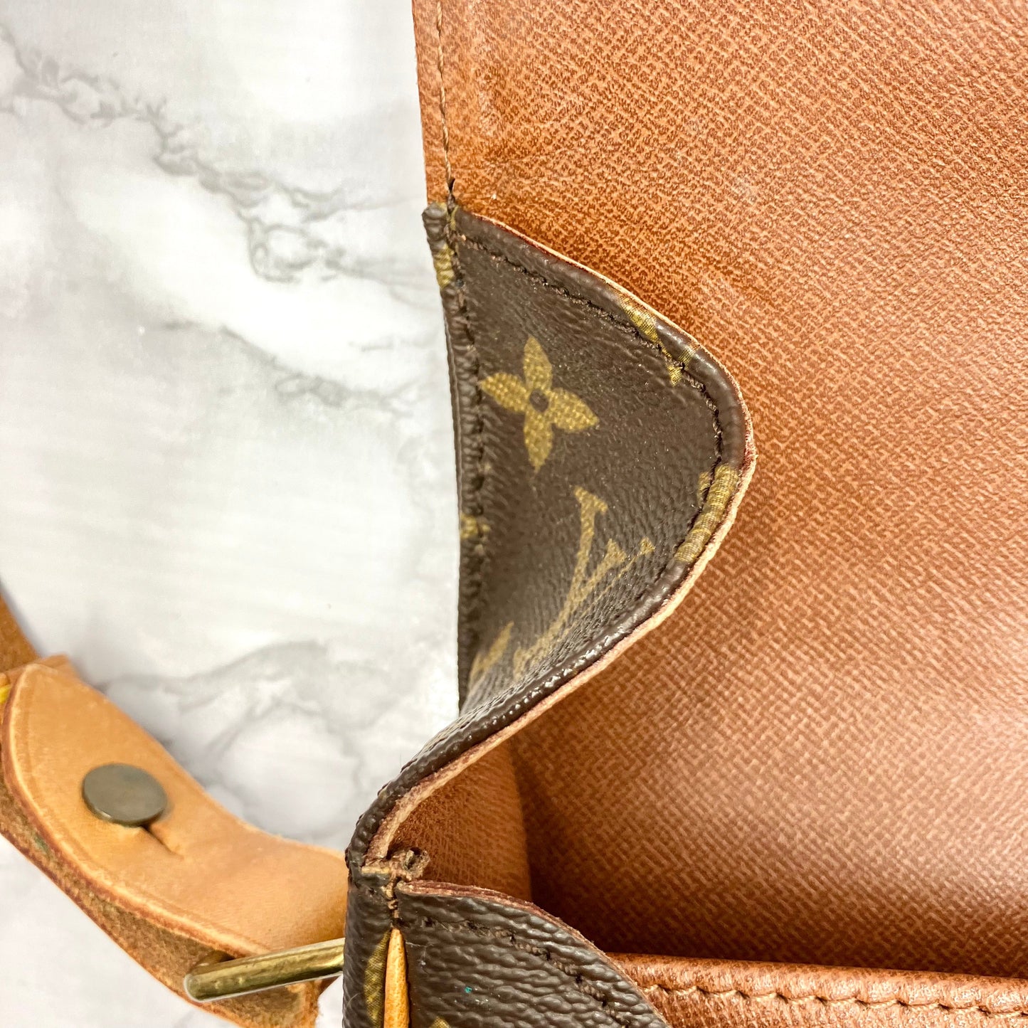 LOUIS VUITTON Monogram cartochiere